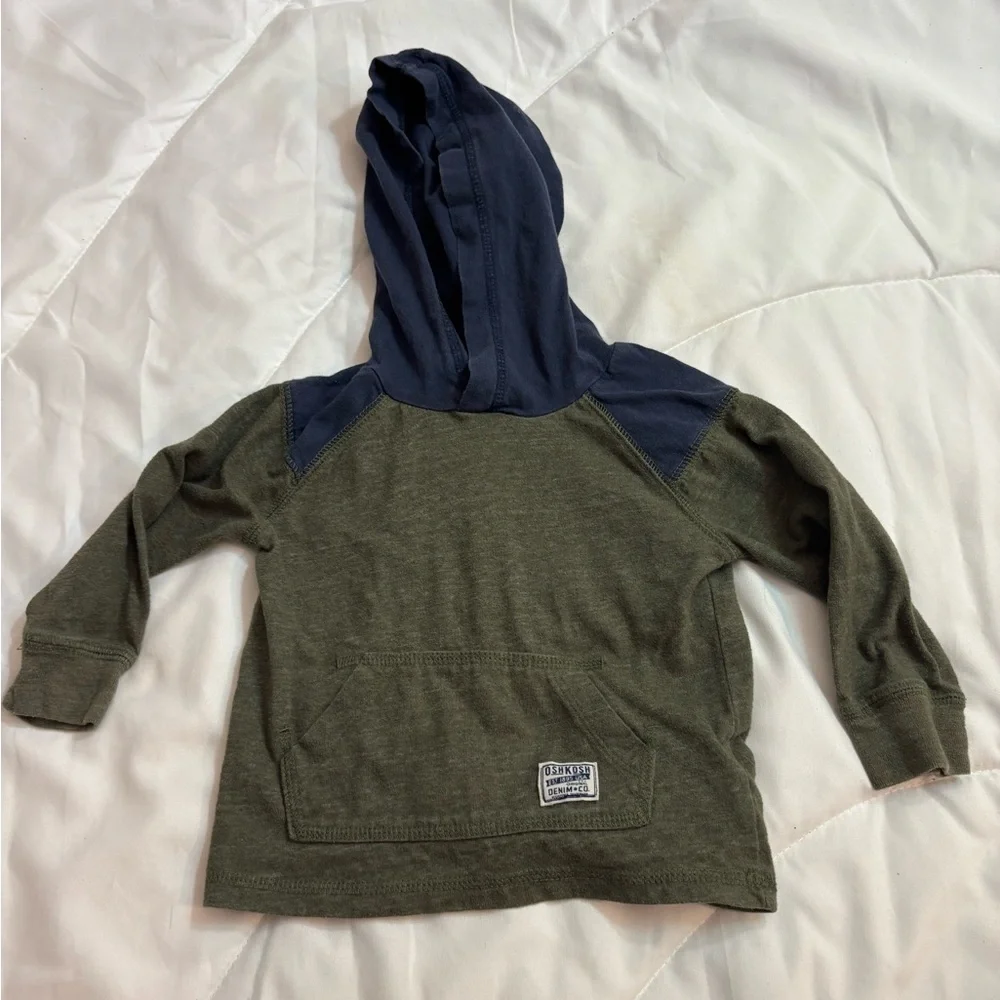OshKosh B'gosh Green and Navy Hoodie sweatshirt size 12m- soft and comfortable